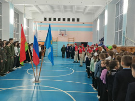 В предверии Дня образования Ульяновской области, 16 января прошла торжественная линейка посвящённая этому дню.